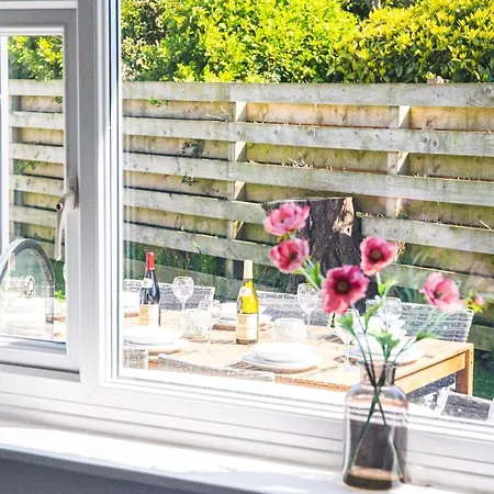 Luxury 4 Bed, 3 Bathroom, Pet Friendly Villa, Sleeps 8, With Hot Tub In Trearddur Bay Exterior photo