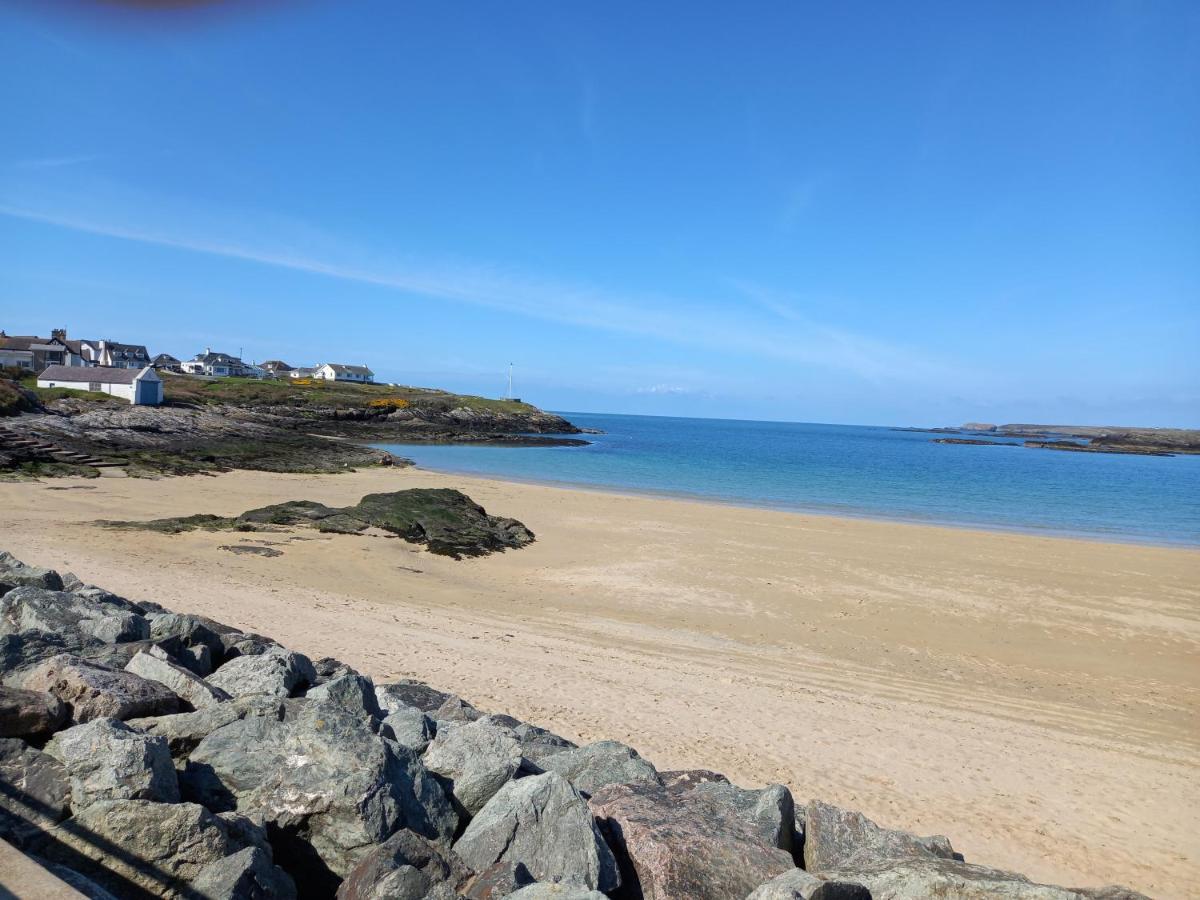 Luxury 4 Bed, 3 Bathroom, Pet Friendly Villa, Sleeps 8, With Hot Tub In Bay Trearddur