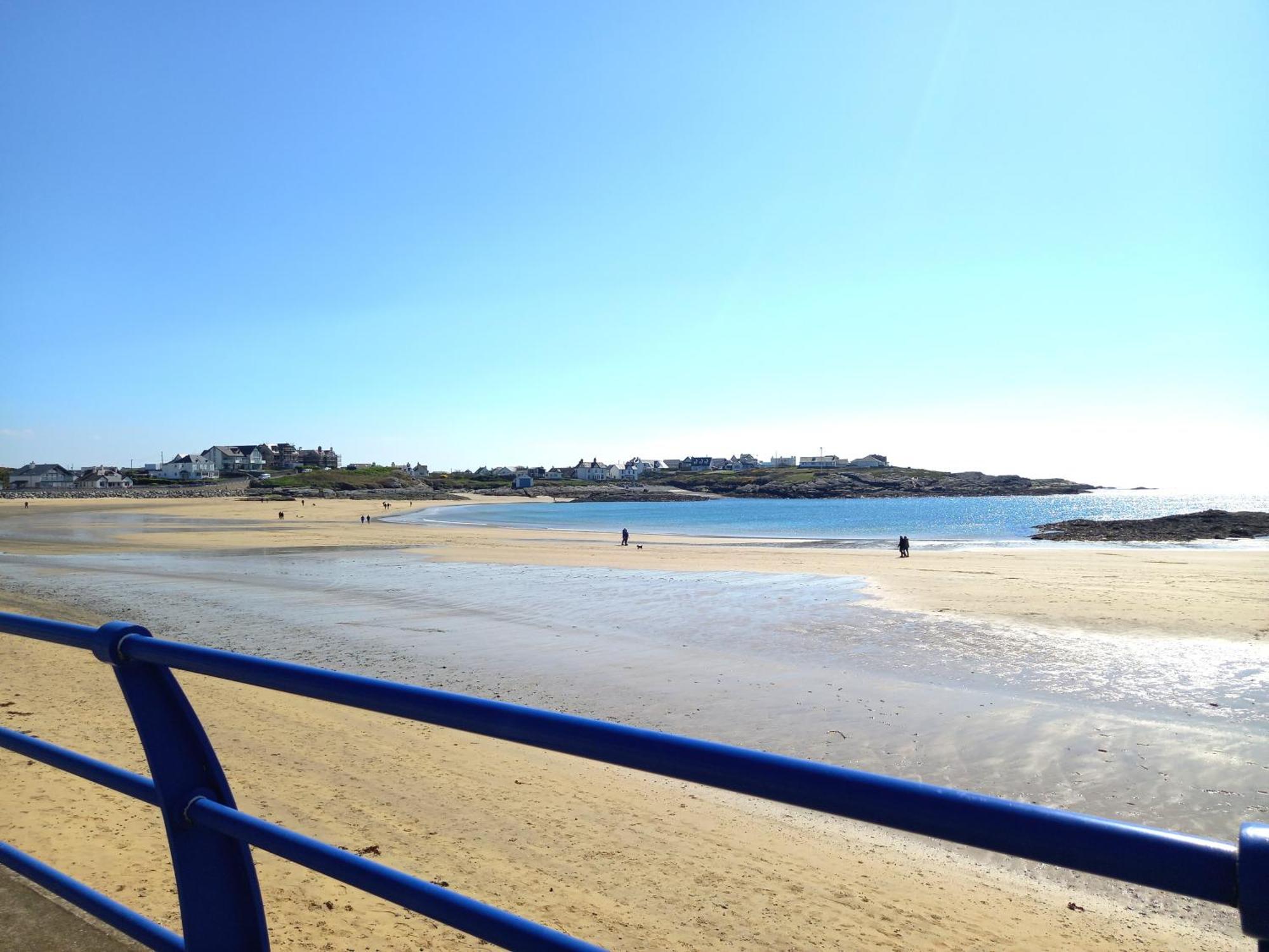 Luxury 4 Bed, 3 Bathroom, Pet Friendly Villa, Sleeps 8, With Hot Tub In Bay Trearddur